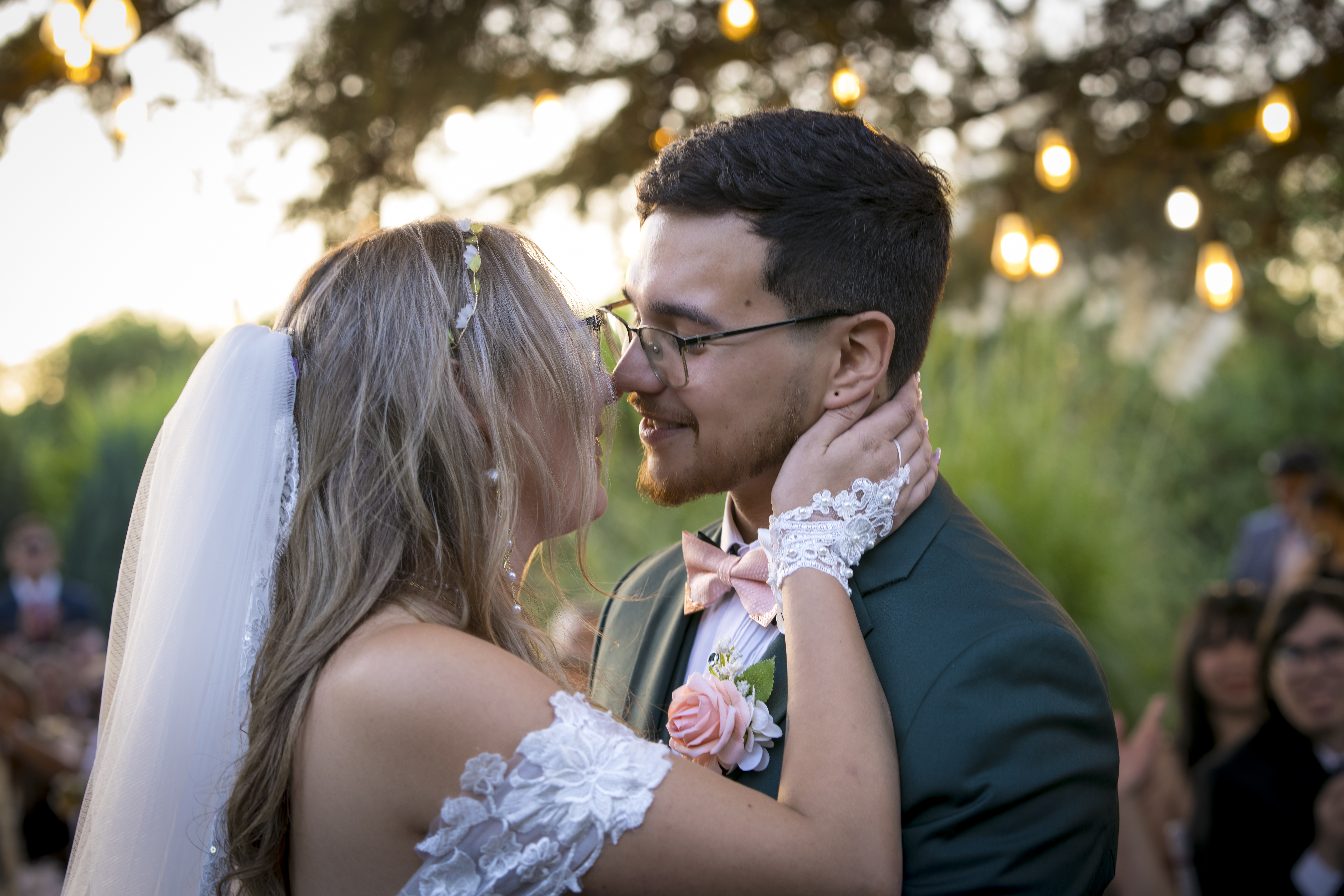El primer beso de casados